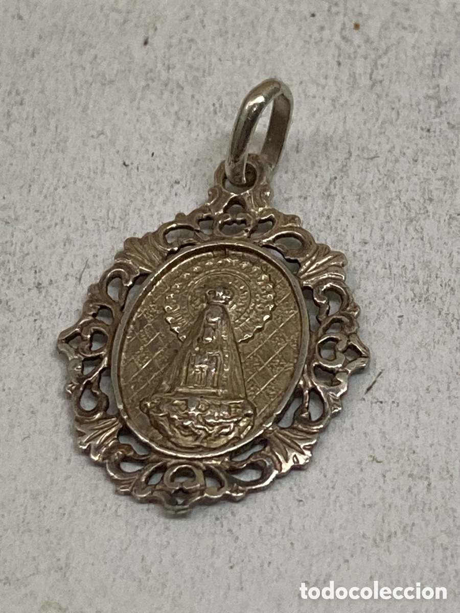 Joyeria: Medalla de plata religiosa C587