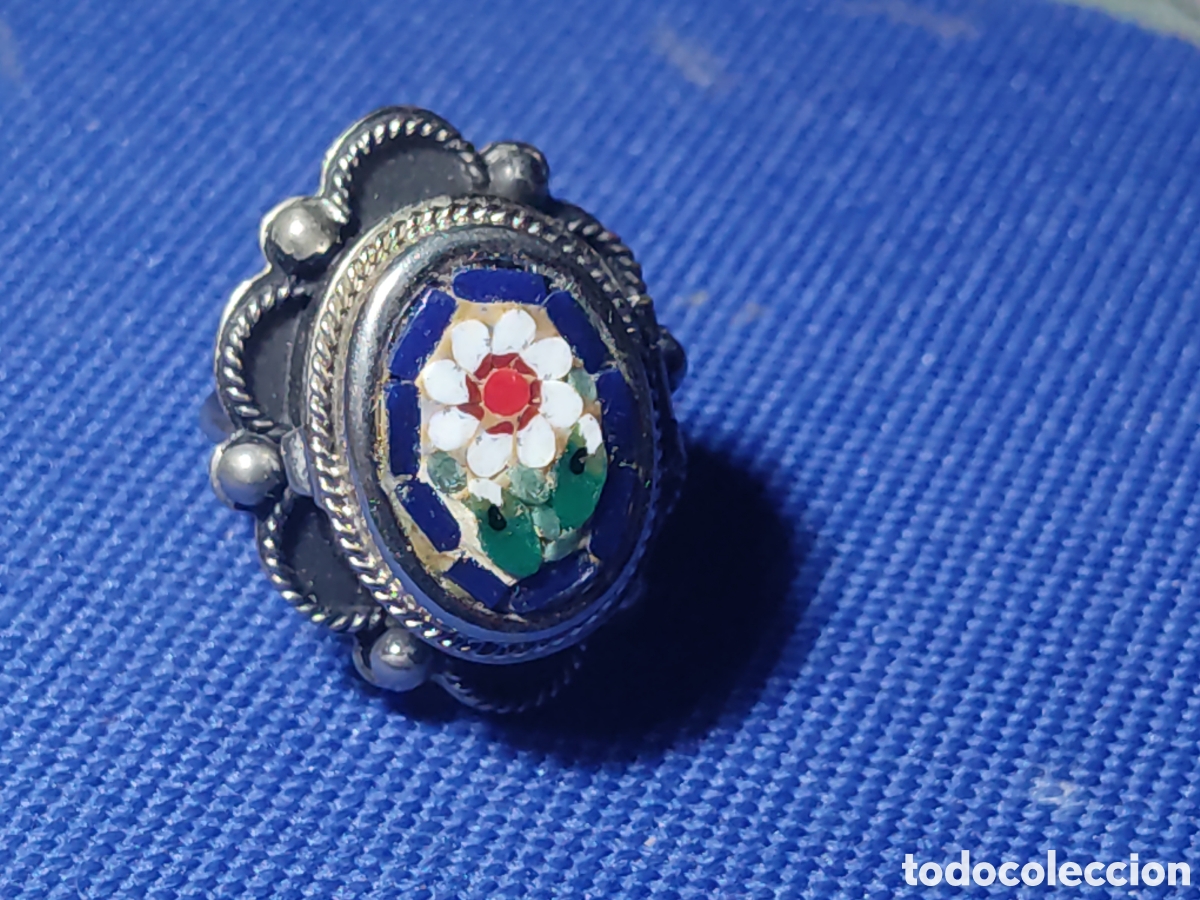 Joyeria: Anillo de veneno o pastillero con mosaico flor de cristal de Murano veneciano,ajustable.A&ntilde;os 60-70.
