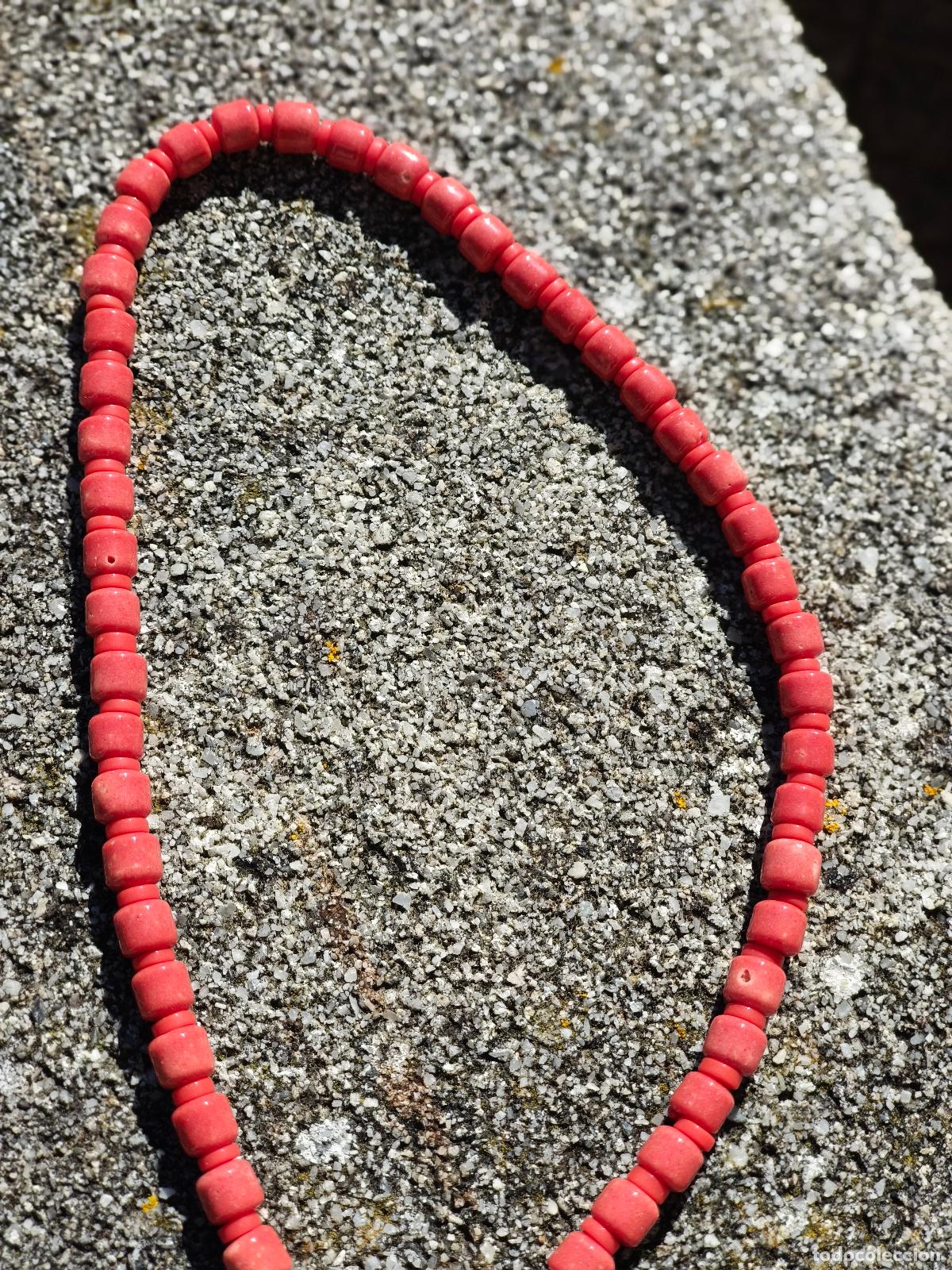 Joaillerie: Collier vintage ano 70 corail &eacute;tat neuf