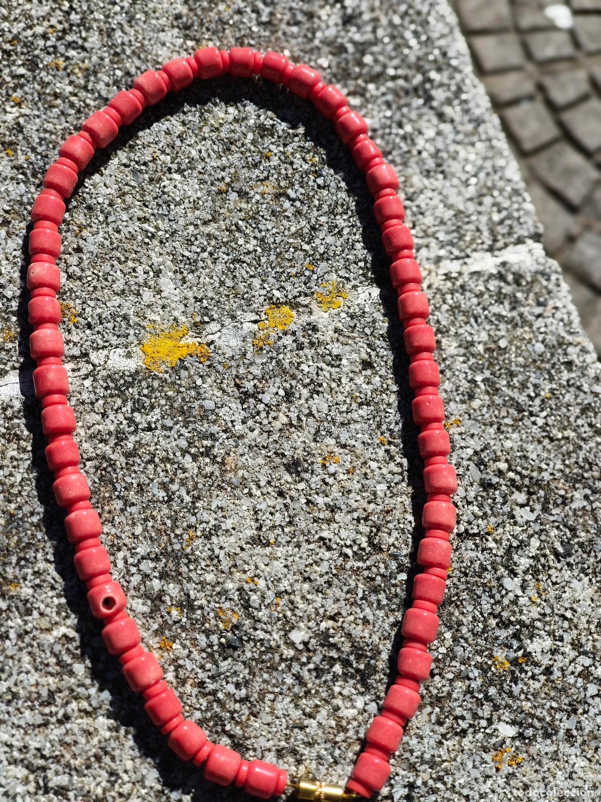 Joaillerie: Collier vintage ano 70 corail &eacute;tat neuf