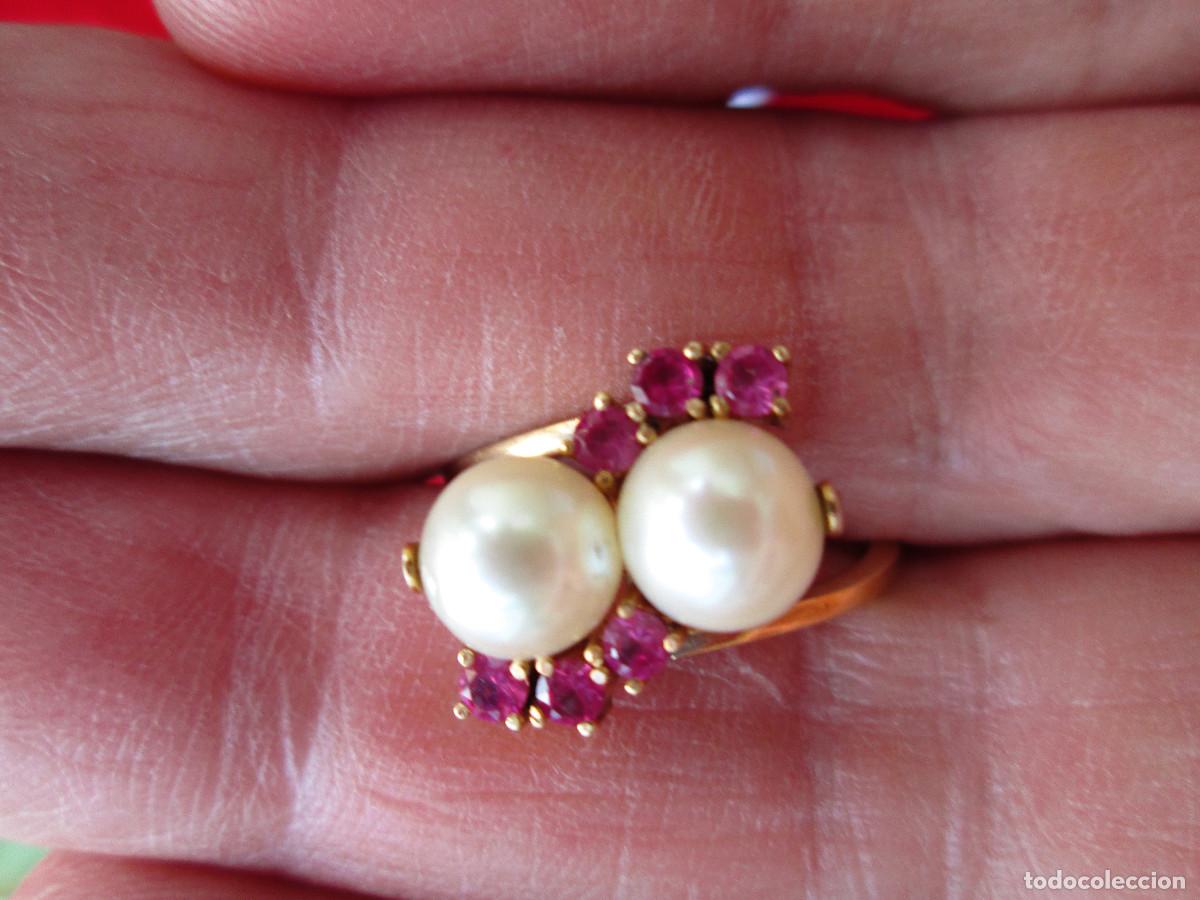Schmuck: ANILLO DE ORO DE 18 KLTS. - CON PERLAS Y PIEDRAS SEMIPRECIOSAS ROJAS - SIN ESTRENAR