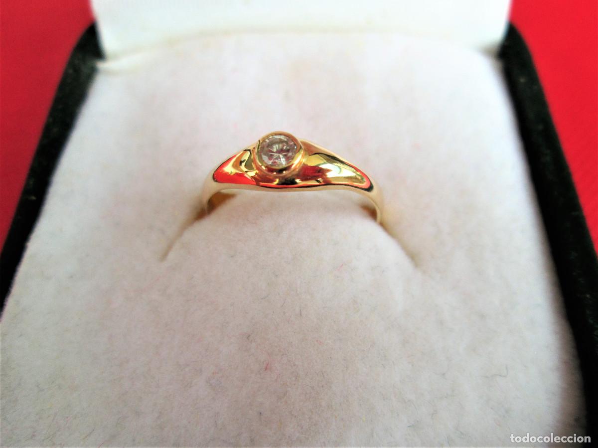 Jewelry: ANILLO DE ORO DE 18 KLTS. INFANTIL O PARA COLGAR DE CADENA - CON PIEDRA ROJO RUBI - SIN ESTRENAR -