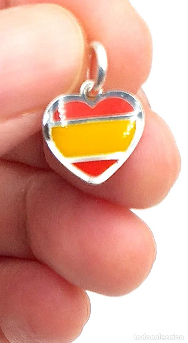 Joaillerie: Colgante coraz&oacute;n bandera Espa&ntilde;a, Plata Ley