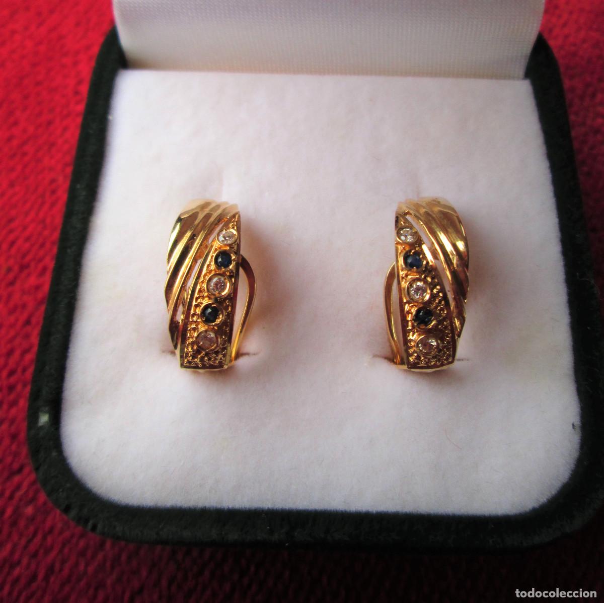 Joaillerie: PENDIENTES DE ORO DE 18 KLTS. CON CIRCONITAS Y PIEDRAS SEMIPRECIOSAS NEGRAS INCRUSTADAS - CIERRE OME