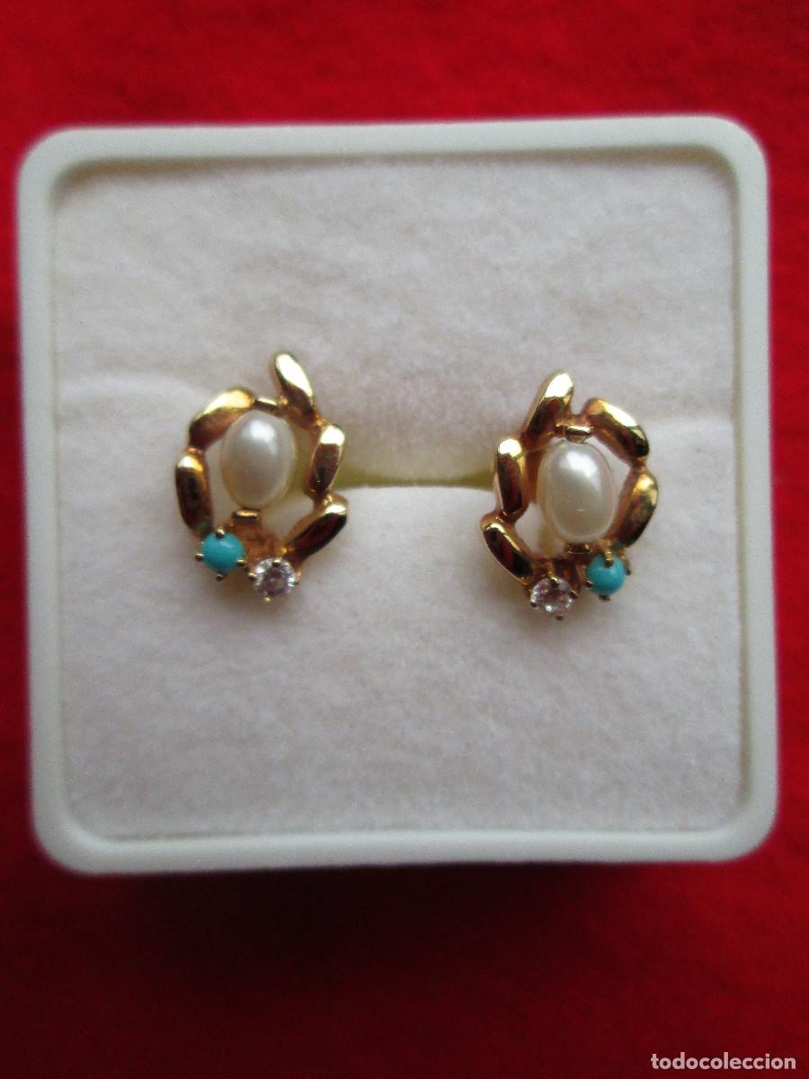 Joaillerie: PENDIENTES DE ORO DE 18 KLTS. CON PERLAS CIRCONITAS Y PIEDRA AZUL - CIERRE CATALAN - SIN ESTRENAR