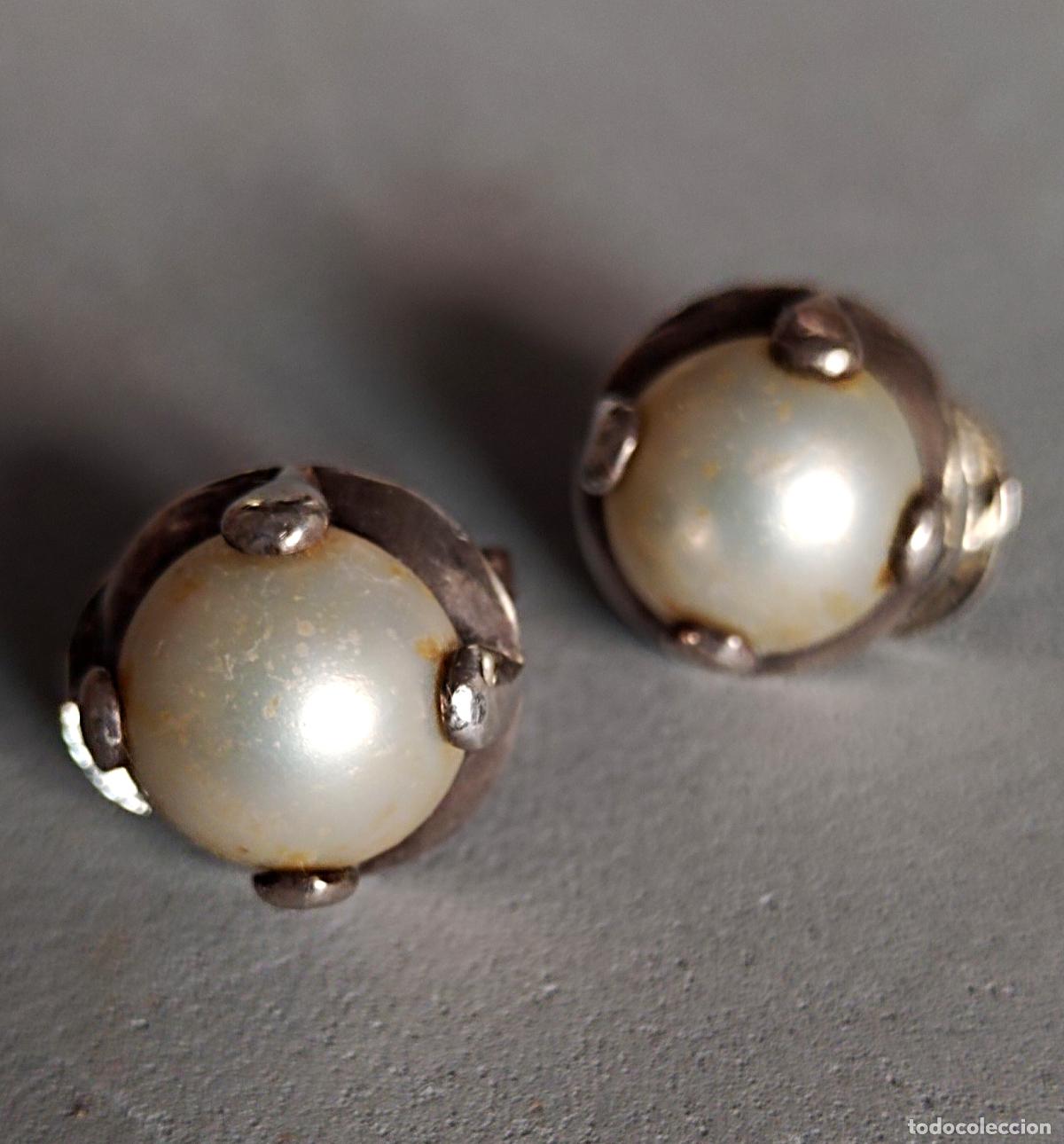Joyeria: Pendientes de plata de ley con perlas, cierre de omega.