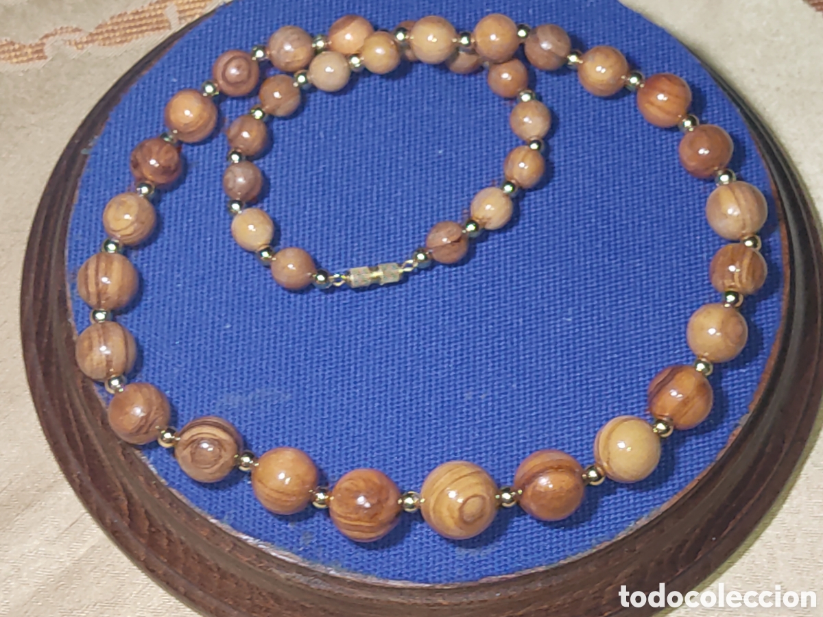 Joyeria: Collar de madera de olivo descendente.Vintage.