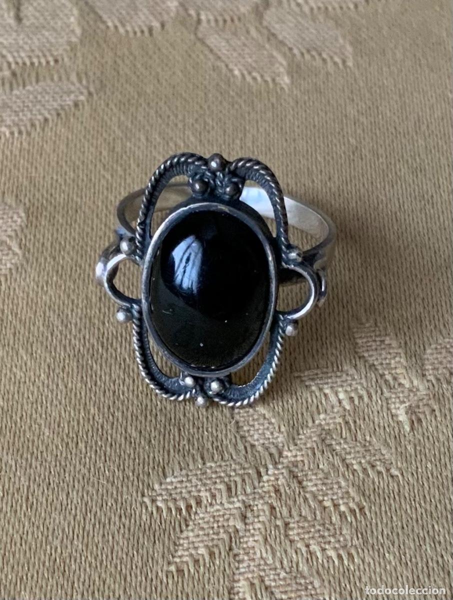Joyeria: ANTIGUO ANILLO DE PLATA Y AZABACHE