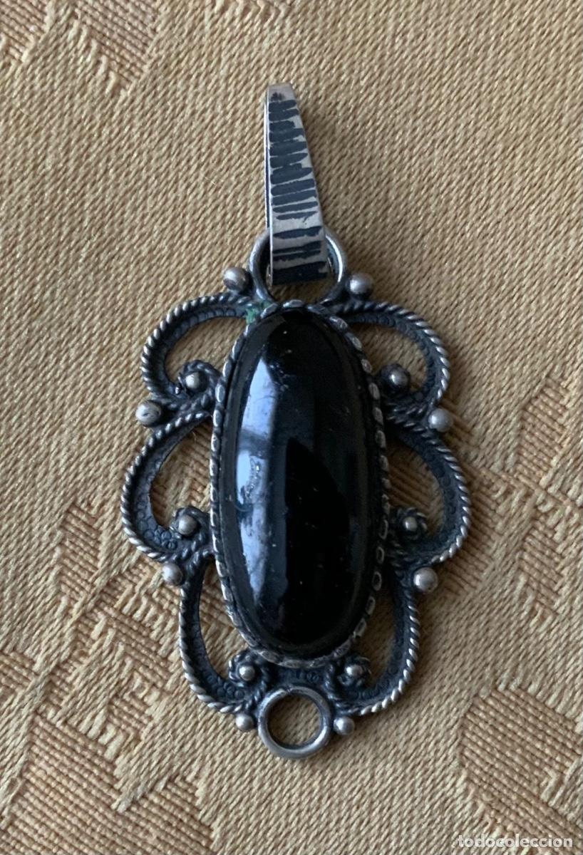 Joyeria: COLGANTE DE PLATA Y CABUJ&Oacute;N AZABACHE - Foto 3