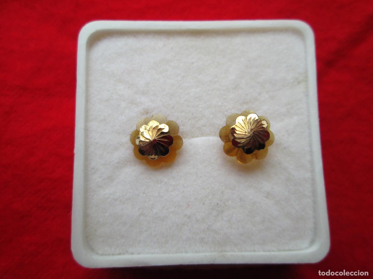 Gioielleria: PENDIENTES DE ORO DE 18 KLTS. CON AMBAR O COPAL AMARILLO BISELADO EN FORMA DE FLOR - CIERRE DE ROSCA