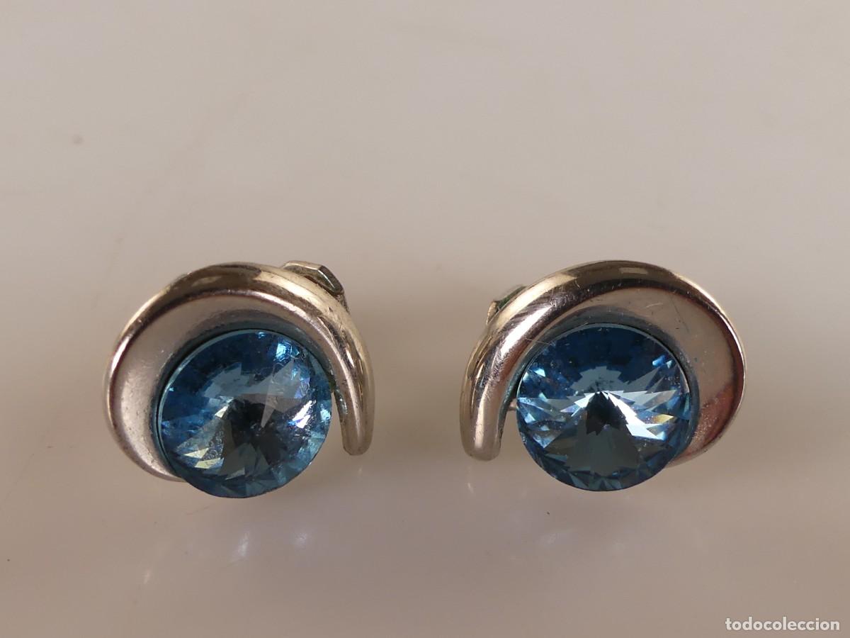 Gioielleria: ELEGANTES PENDIENTES DE METAL PLATEADO Y PIEDRAS