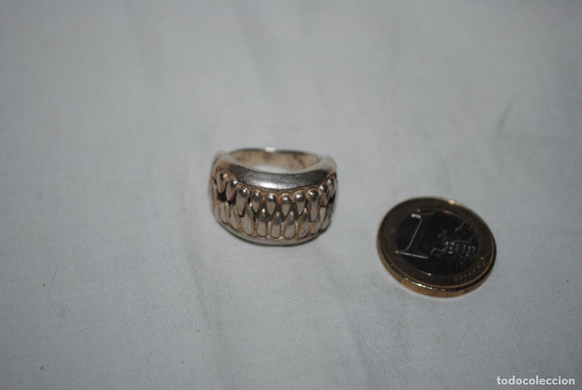 Joaillerie: ANILLO DE PLATA EN FORMA DE BOCA DE TIBURON