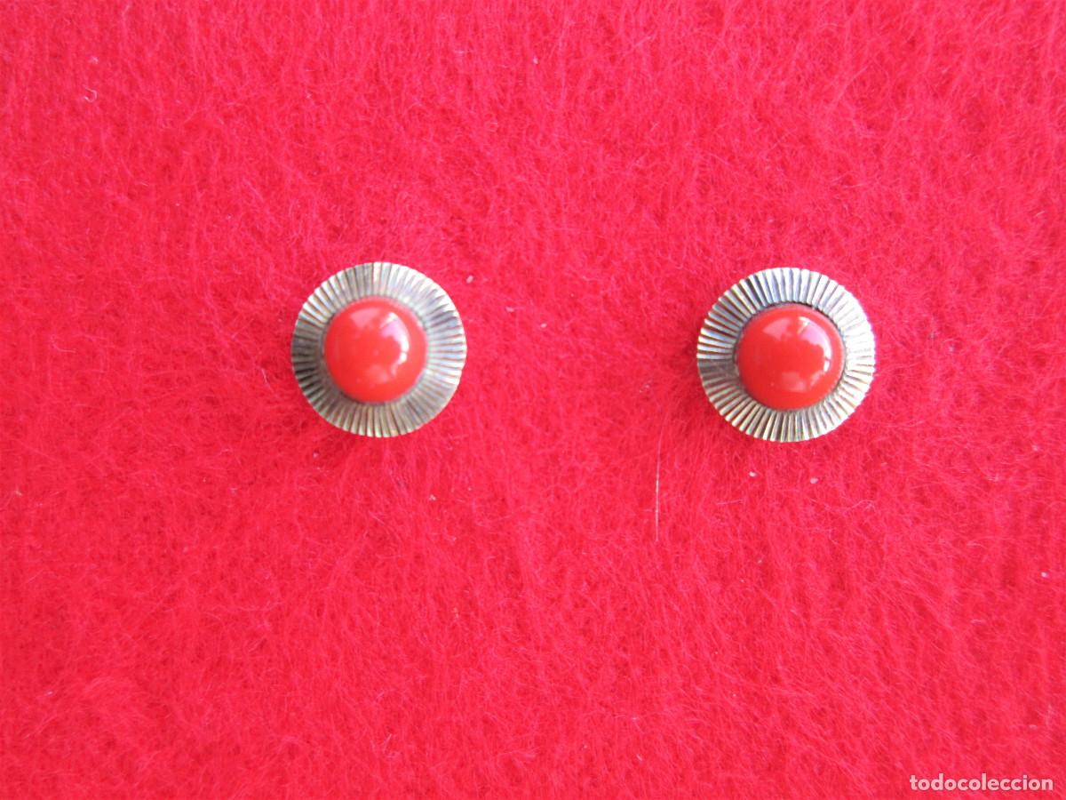 Joyeria: PENDIENTES DE ORO DE 18 KLTS. CON BOLITA ROJO CORAL - SIN ESTRENAR