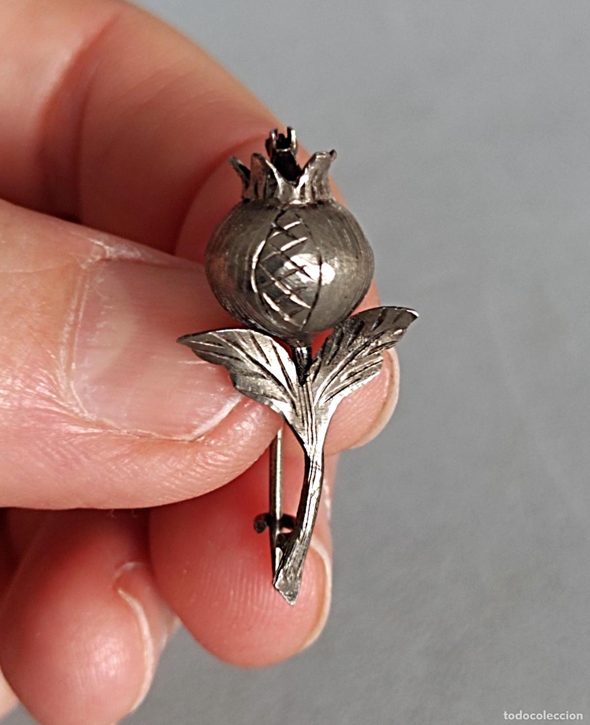 Joyeria: Broche de plata, con forma de granada. - Foto 3