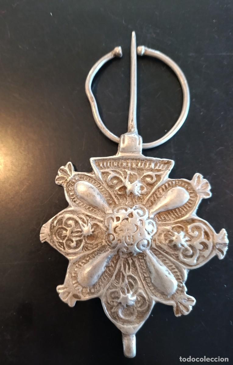 Joaillerie: F&Iacute;BULA BEREBER DE PLATA. 13.50 * 7.00 CMS. 70.86 GRAMOS.