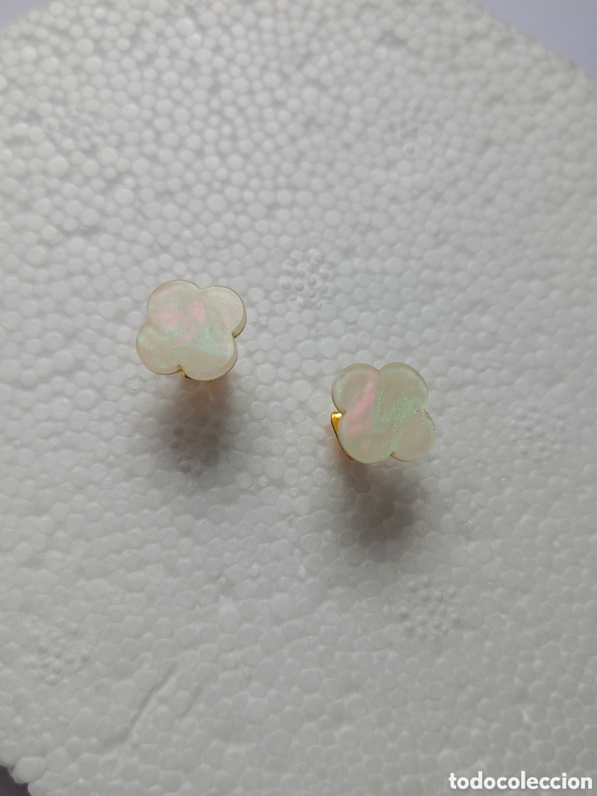 Joyeria: Pendientes flor nacarada y dorado - Foto 3