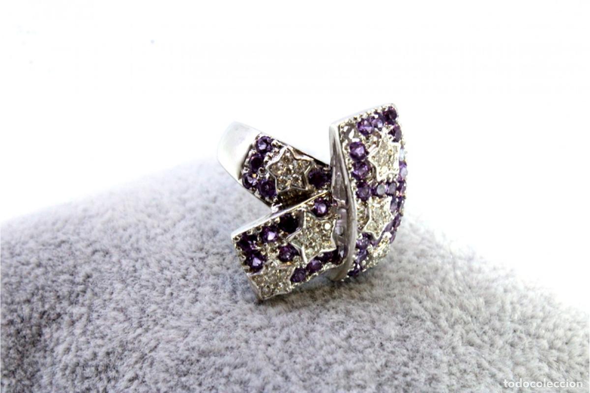 Schmuck: Anillo de oro blanco 19,2K con diamantes y amatistas.