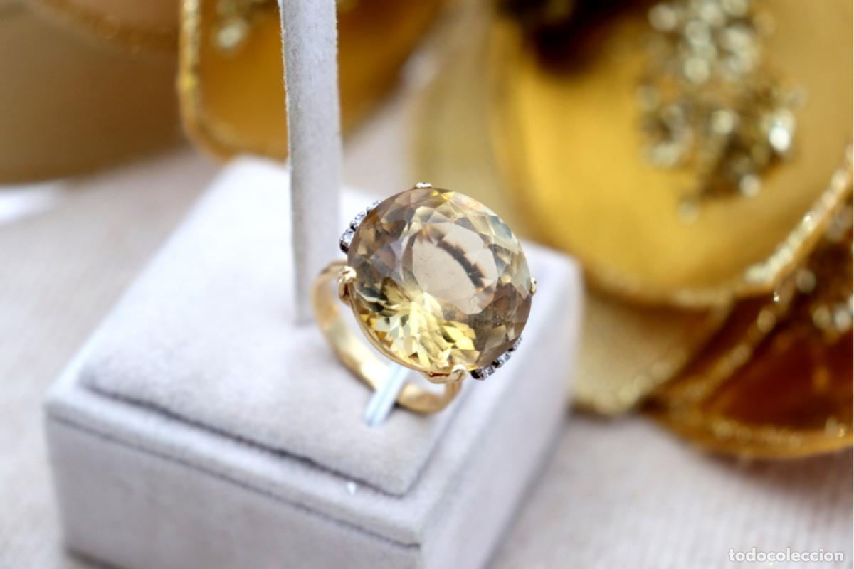 Schmuck: Anillo de oro de 18 quilates con diamantes y citrino