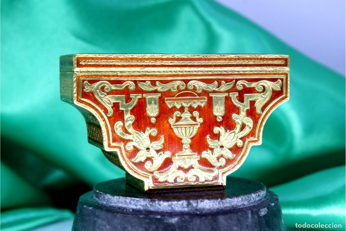 Joyeria: 99 gramos - Caja de rap&eacute;, en oro de 18 quilates - Siglo XVII