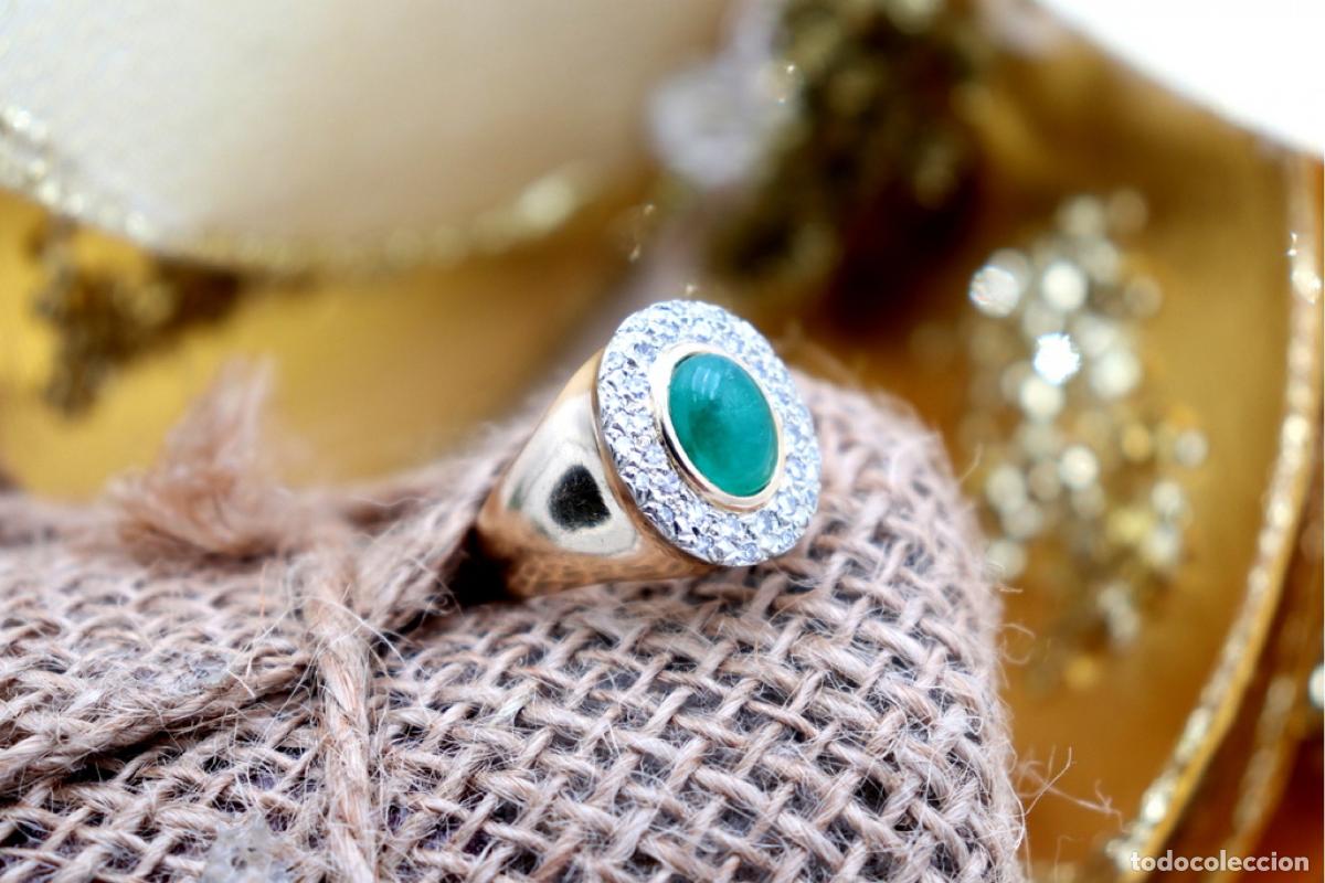 Joyeria: Anillo de oro de 19,2 quilates con diamantes y esmeralda