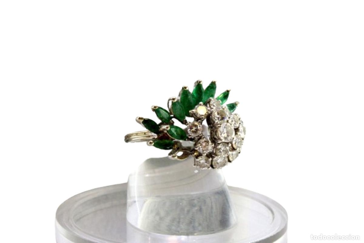 Schmuck: Anillo de oro de 19,2 quilates con diamantes y esmeralda
