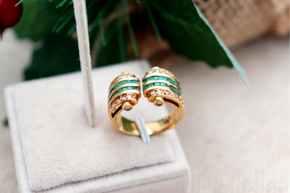 Joyeria: Anillo de oro de 19,2 quilates con diamantes y esmeraldas
