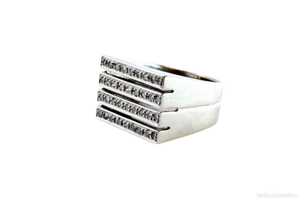 Joyeria: Anillo de oro blanco de 19,2K con diamantes.