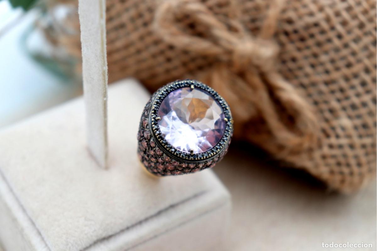 Joyeria: Anillo de Oro 19.2K con jade&iacute;ta y cuarzo