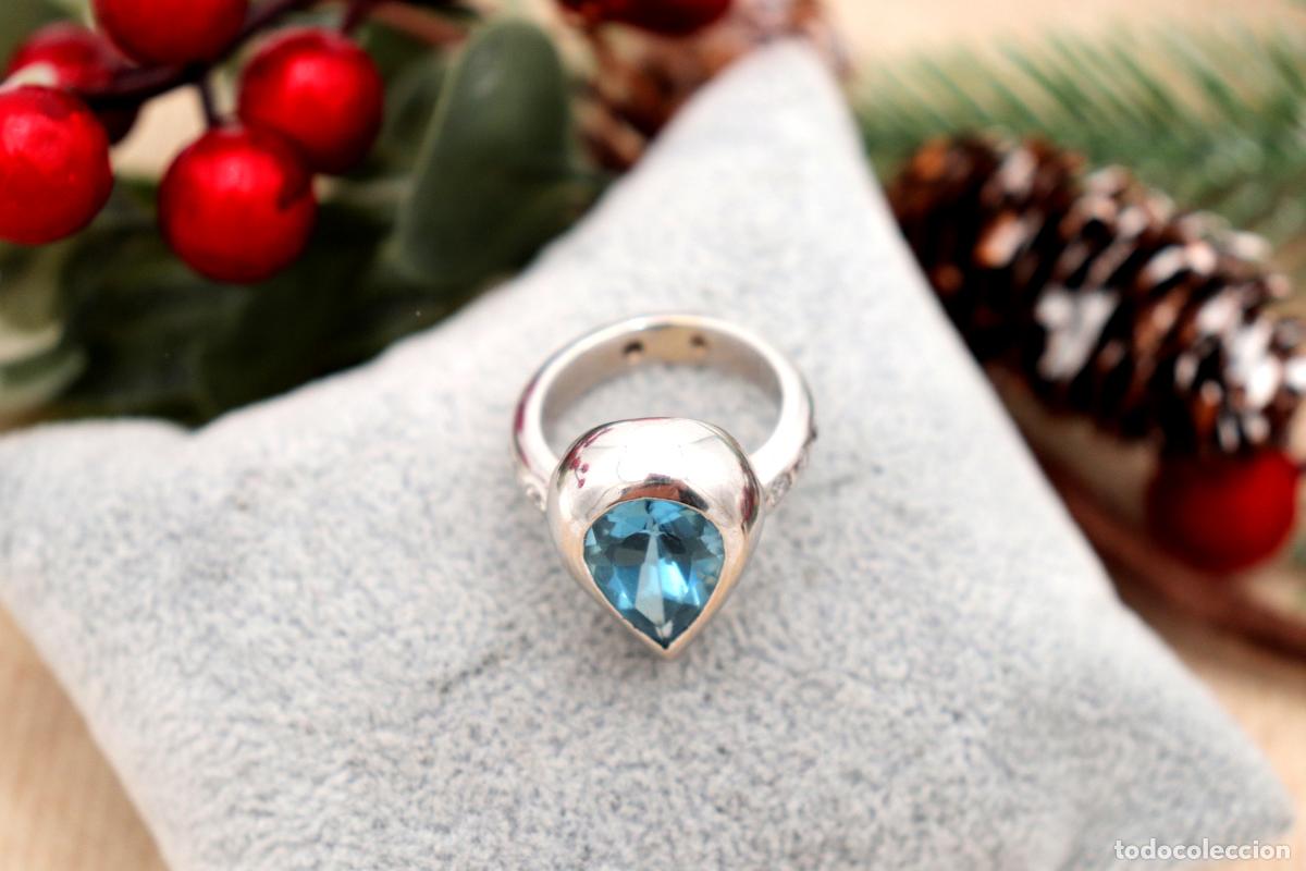 Joyeria: Anillo de oro de 19,2 quilates con diamantes y topacios - Foto 3