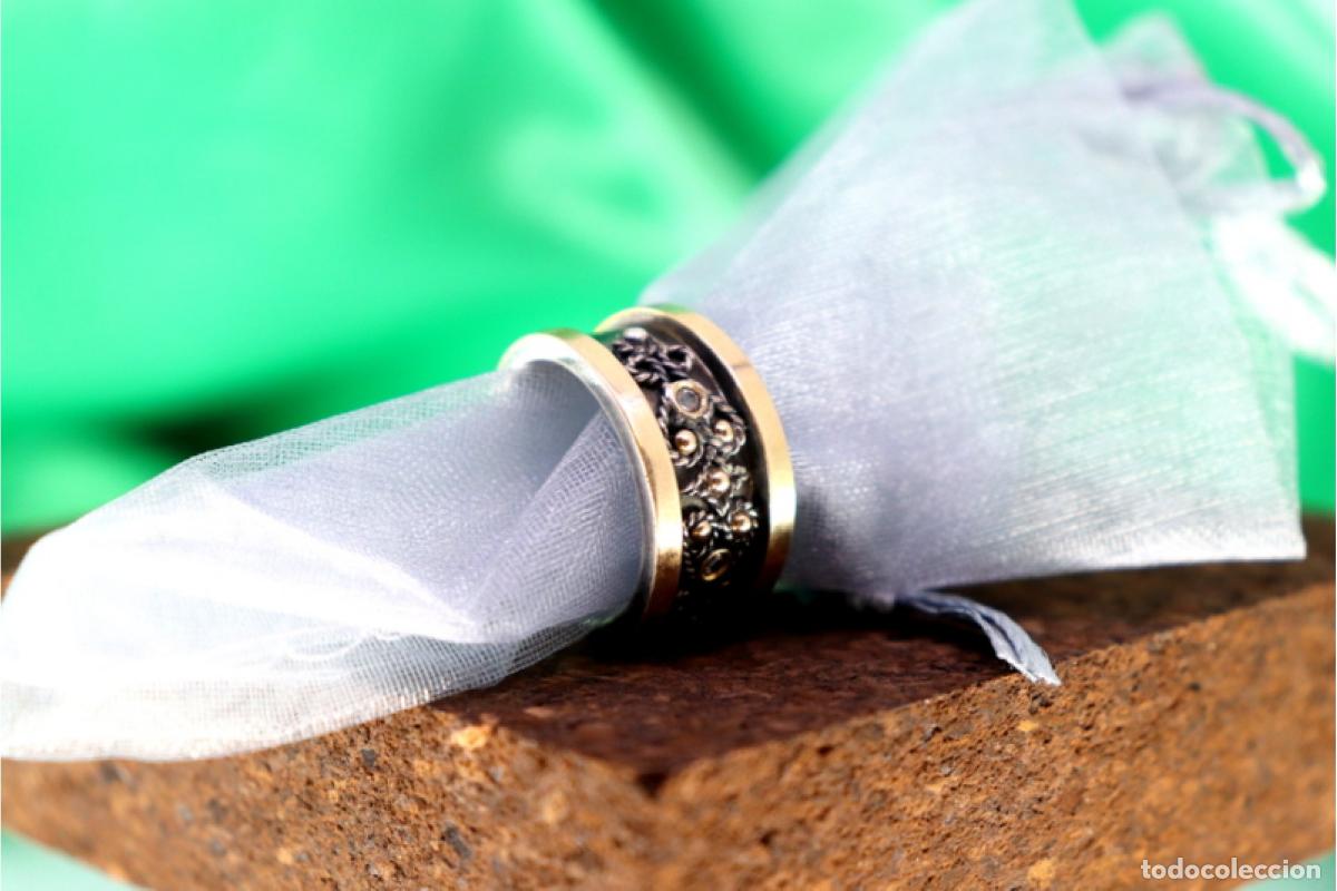 Jewelry: Anillo en oro y plata de 19,2K.