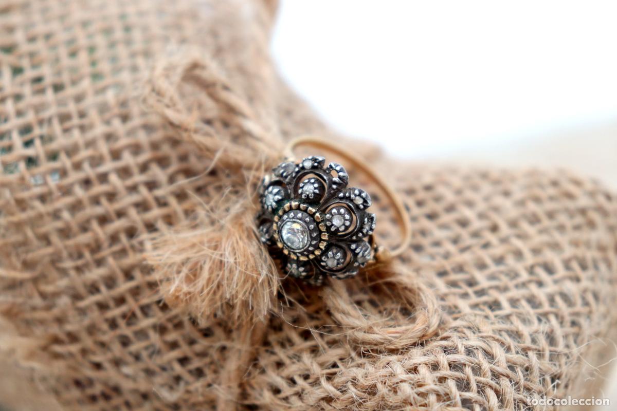 Schmuck: Anillo de oro y plata de 19,2K con diamantes.