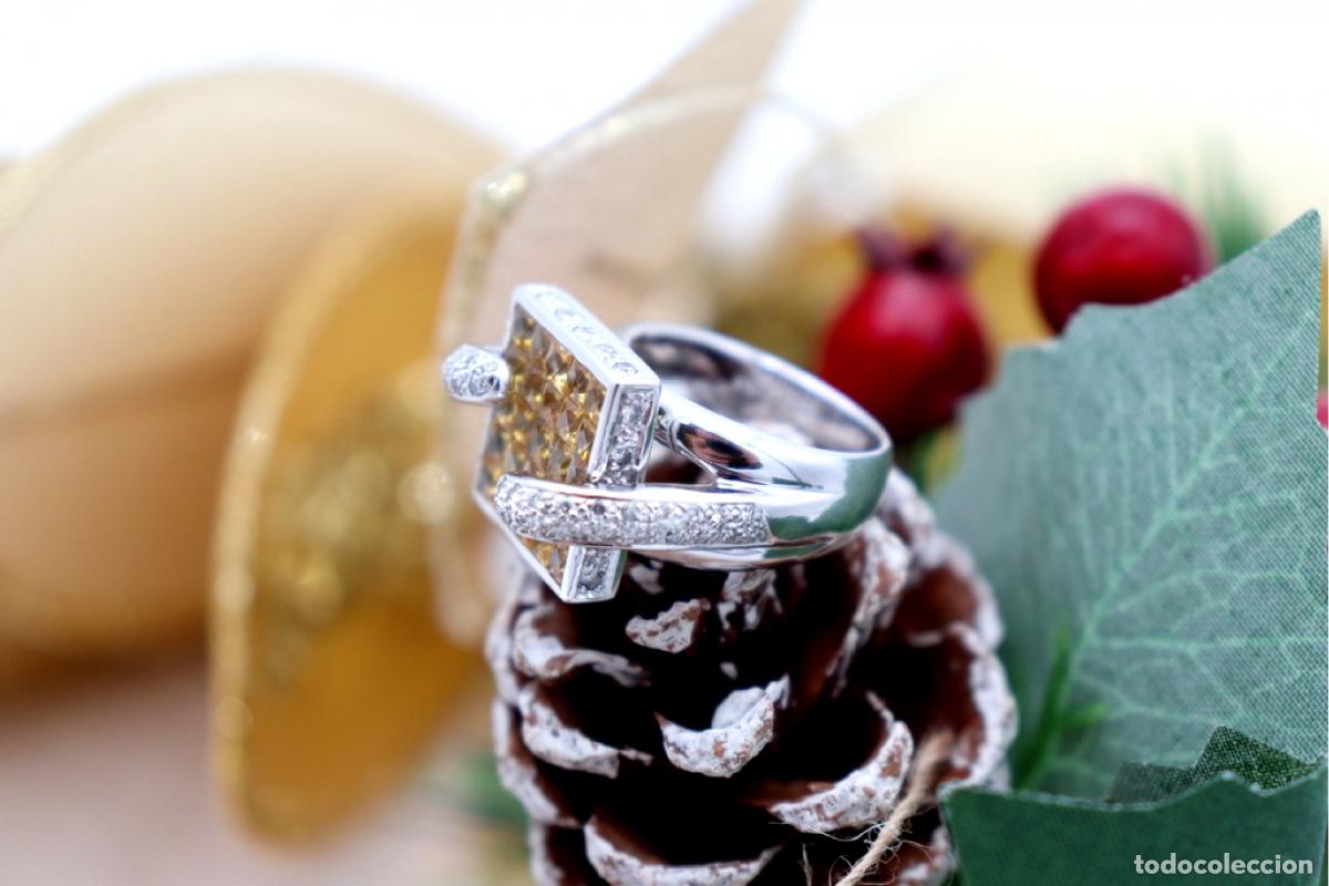 Joyeria: Anillo de oro blanco de 19,2K con diamantes y topacios. - Foto 4
