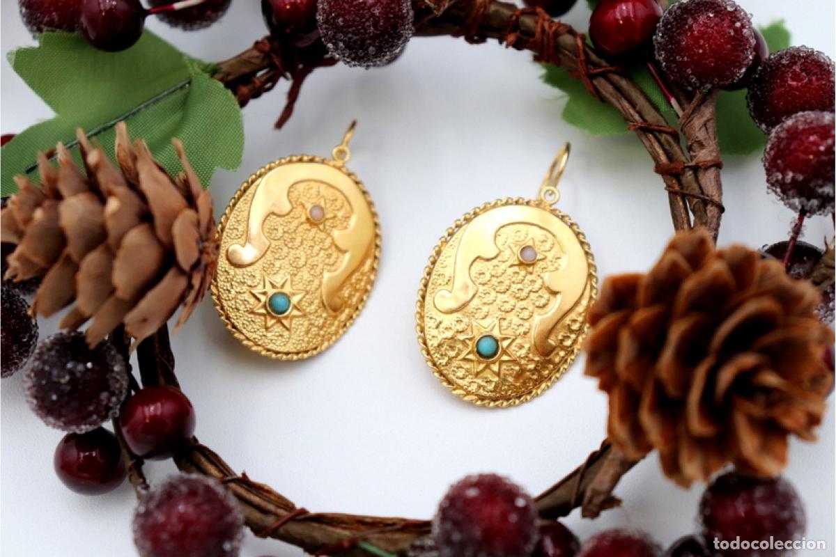 Joyeria: Pendientes en oro de 19,2K con turquesas y perlas.