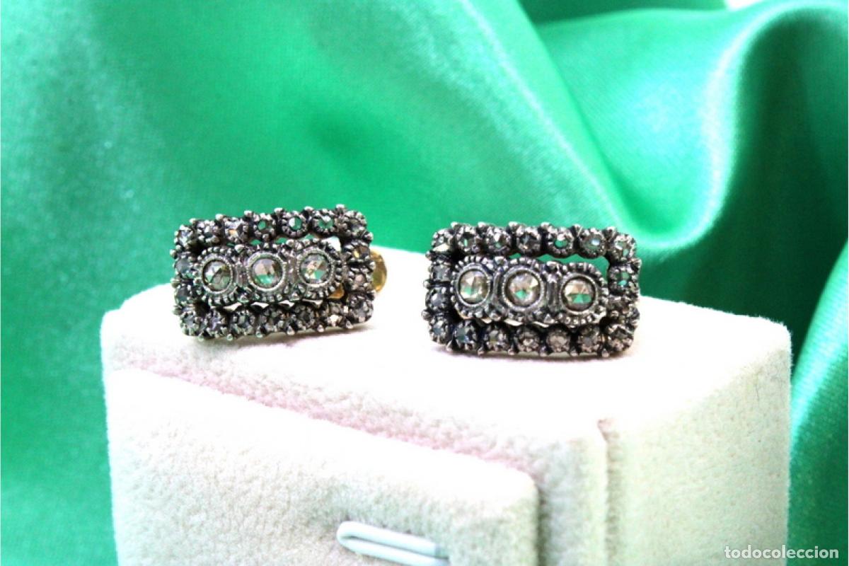 Joalharia: Pendientes en oro de 19,2K y plata con diamantes.