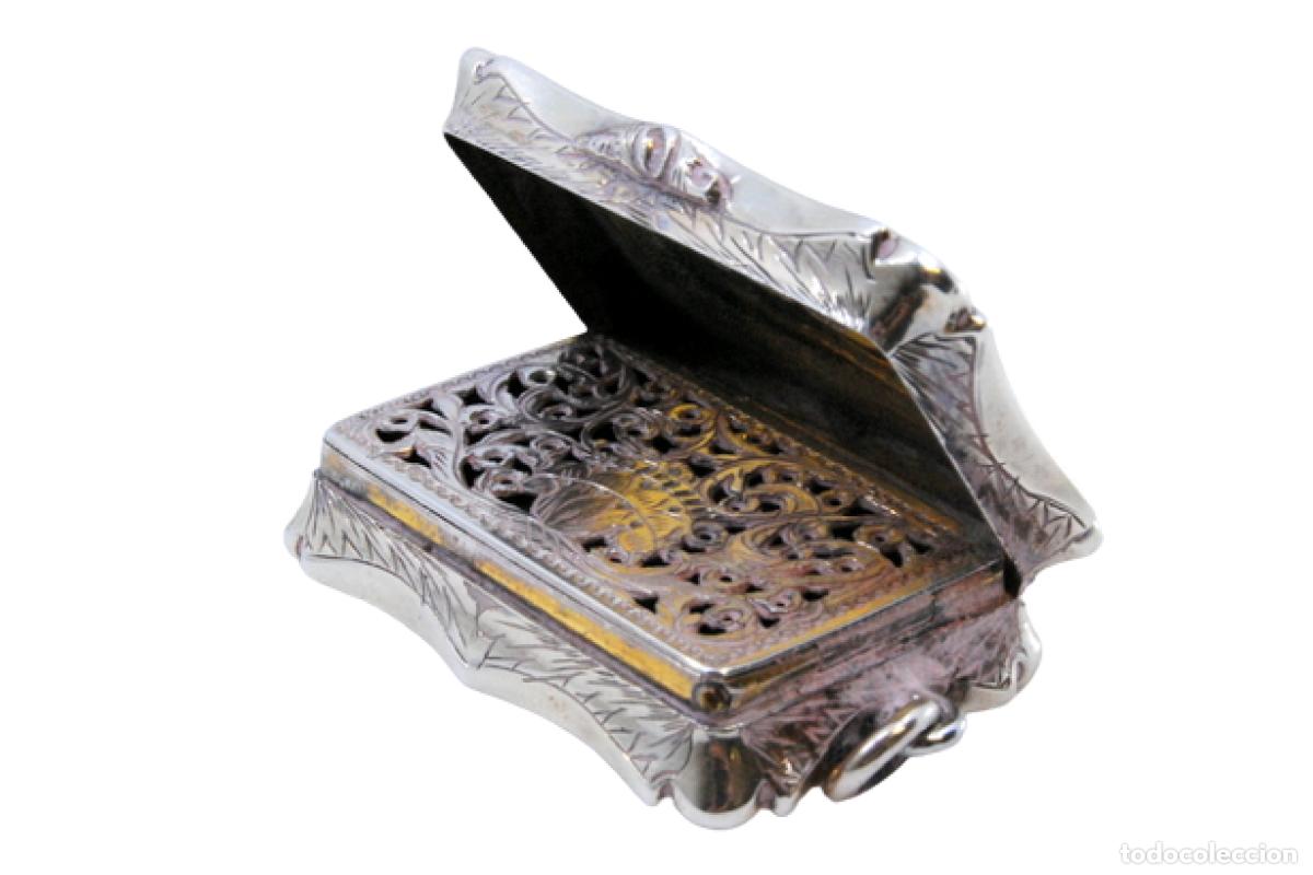 Schmuck: Caja de vinagreta de plata de la &eacute;poca victoriana.