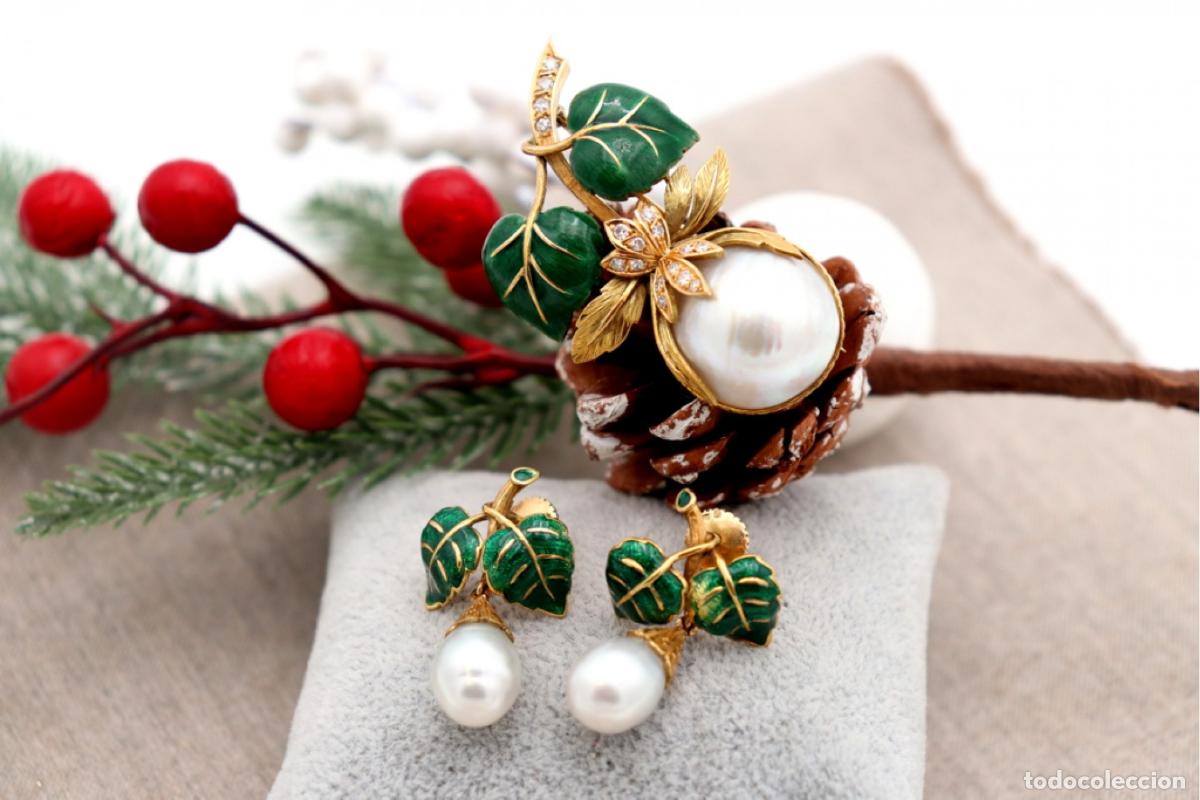Schmuck: Conjunto de broche y pendientes en oro de 19,2K con perlas y diamantes.