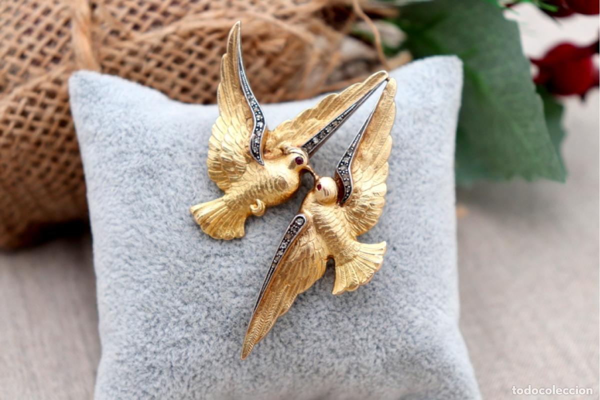 Joaillerie: Broche de oro de 19,2 quilates con diamantes y rub&iacute;es - Palomas