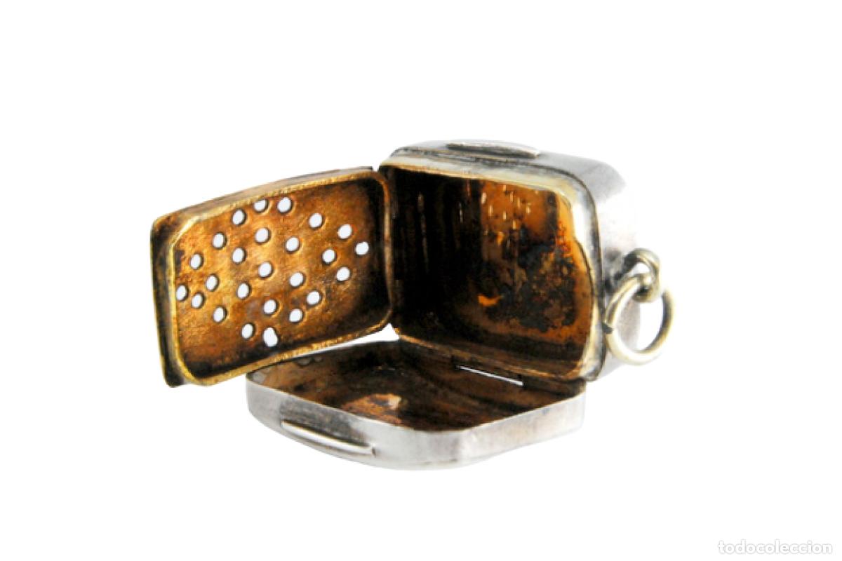 Schmuck: Caja de vinagreta de oro y plata, del reinado de Jorge III.