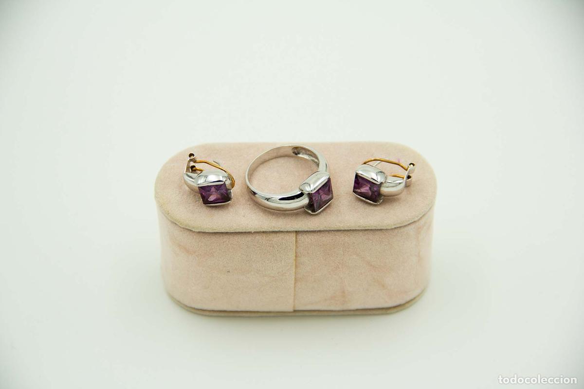 Schmuck: Pendientes y anillo engastados en oro de 18K con amatistas.