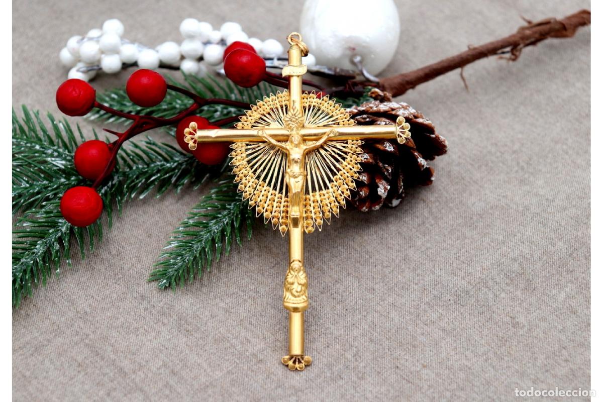 Jewelry: Colgante crucifijo en Oro de 19,2K con Cristo y Nuestra Se&ntilde;ora.