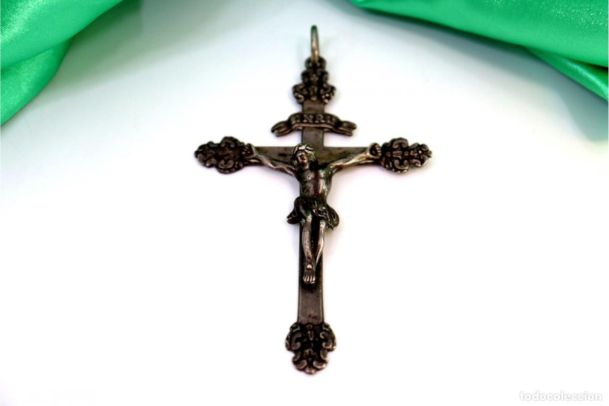 Jewelry: Colgante de crucifijo de plata