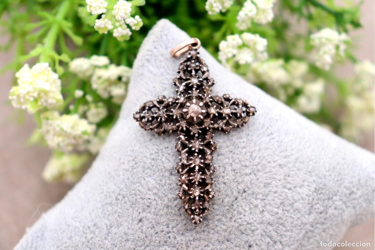 Schmuck: Colgante de cruz de oro y plata con diamantes - siglo XIX