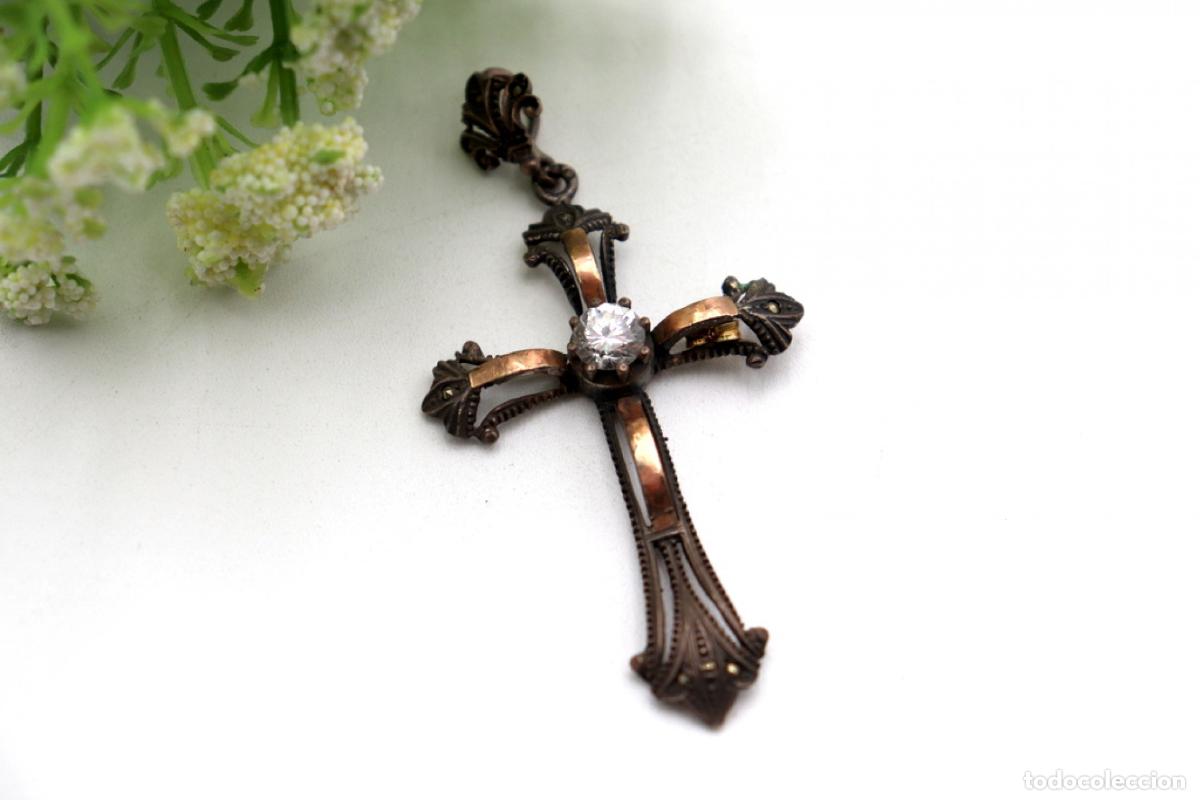 Joyeria: Colgante de cruz de oro y plata - Foto 2