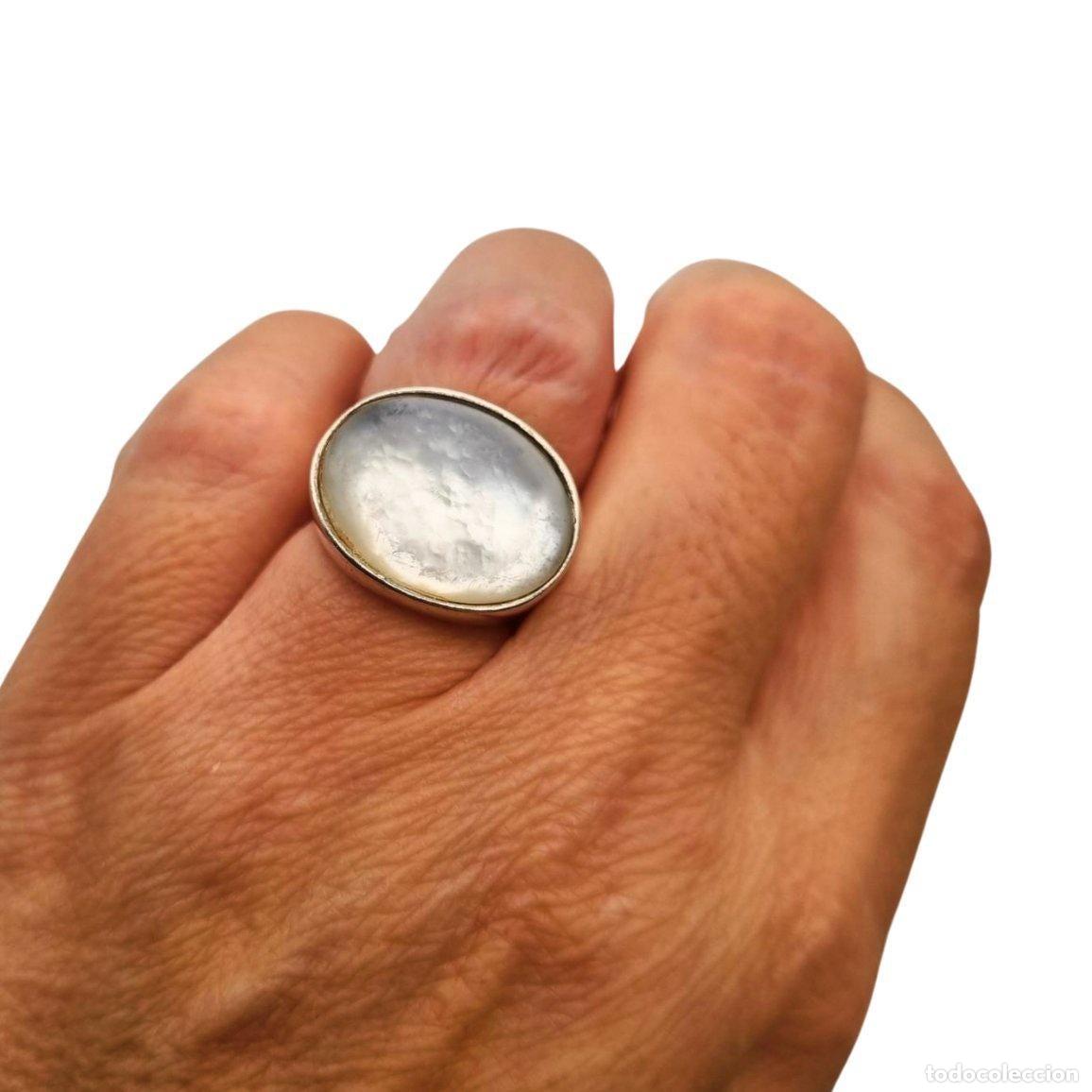 Joyeria: Anillo de dise&ntilde;ador estilo boho en plata y n&aacute;car firmado Athena, Europa a&ntilde;os 90
