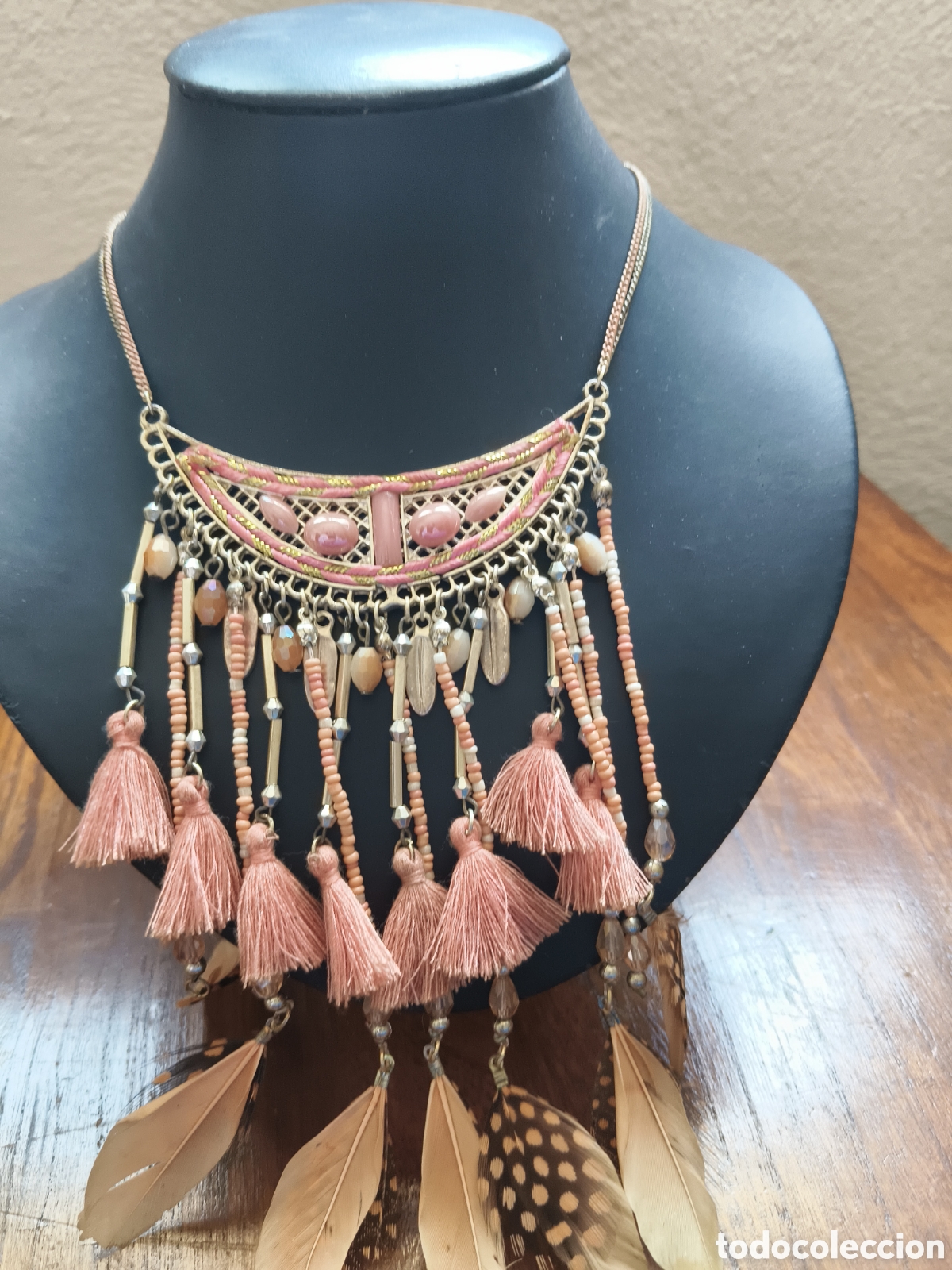 Joyeria: Bonito collar &eacute;tnico con plumas