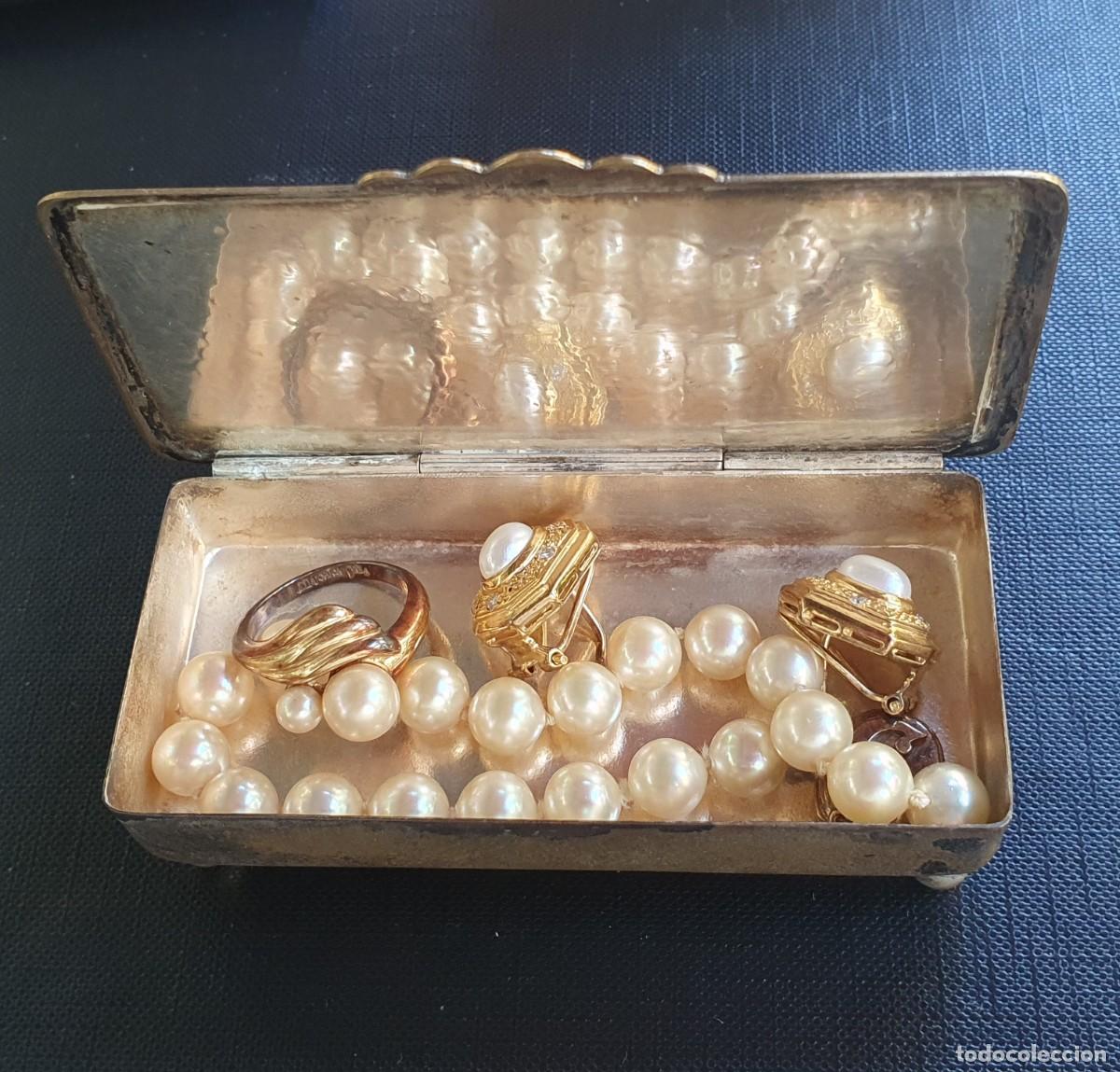 Joyeria: Lote Joyer&iacute;a Vintage - Joyero Met&aacute;lico 1950, Pendientes Avon, Pulsera y Anillo Majorica