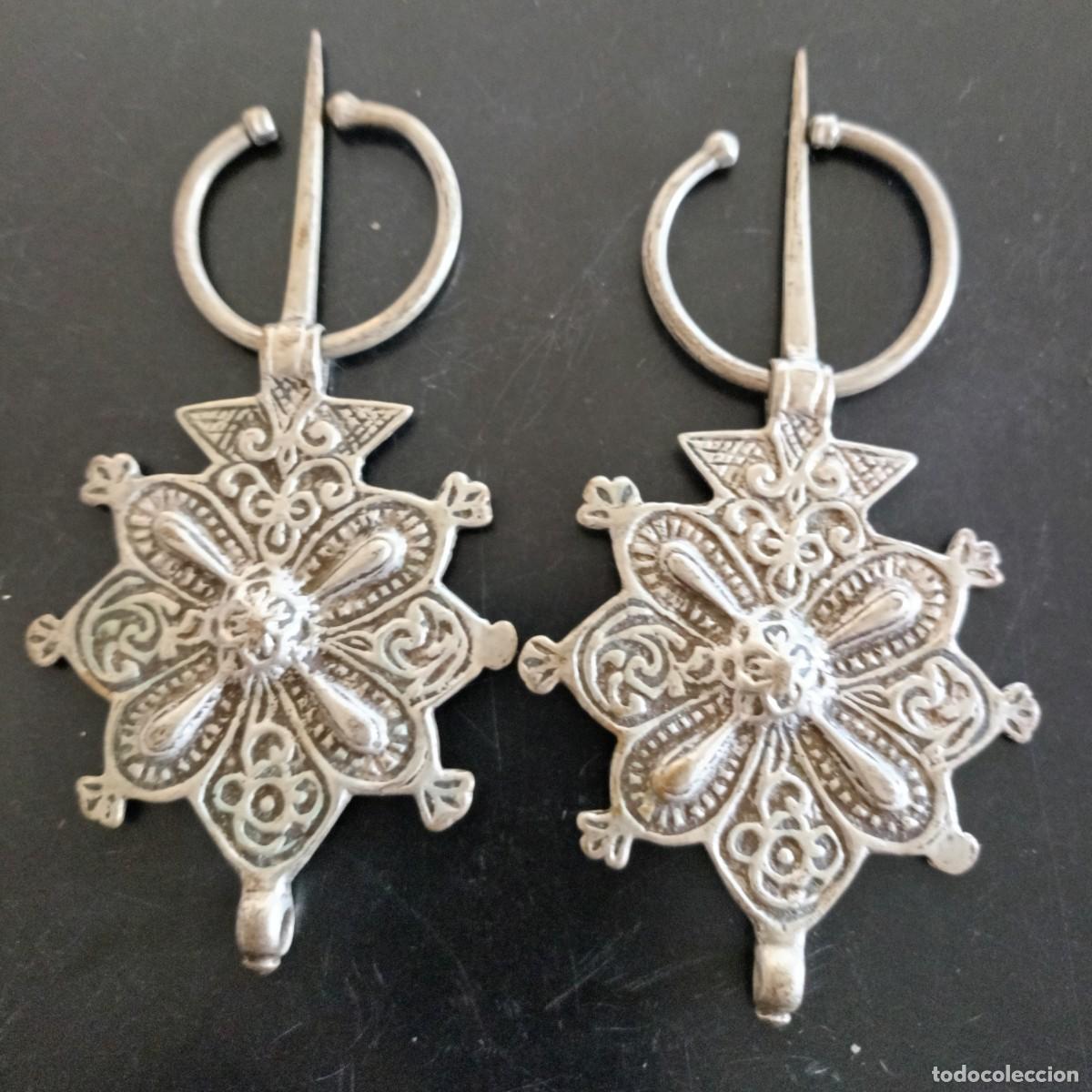 Joyeria: PAREJA DE F&Iacute;BULAS BEREBER DE PLATA. 12.30 * 5.90 CMS. 47.00 GRAMOS + 11.80 * 5.90 CMS. 49.43 GRAMOS.