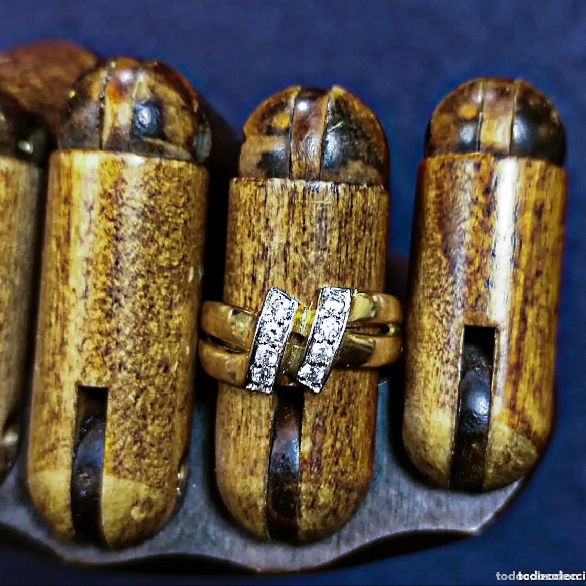 Joyeria: SORTIJA DE PLATA CHAPADA EN ORO AMARILLO 18 K. BANDAS ENFRENTADAS CIRCONITA. PLATA DE LEY
