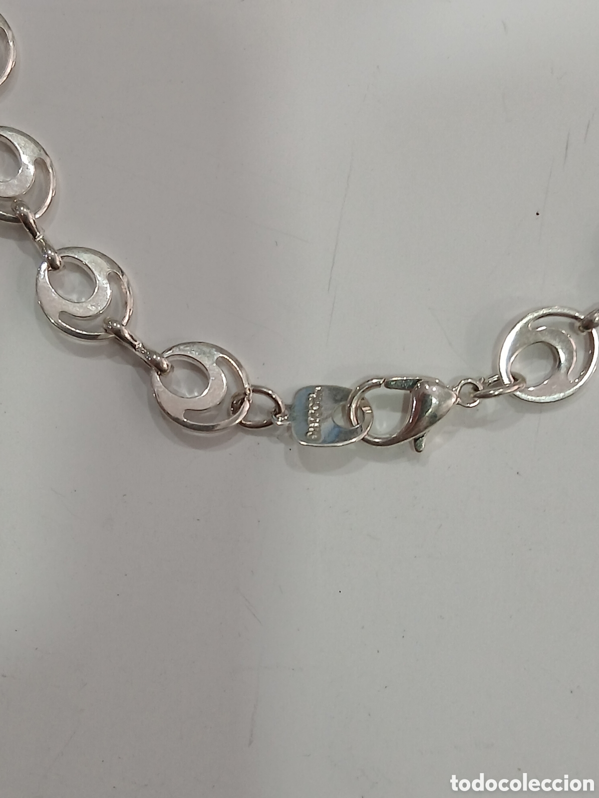 Joyeria: Gargantilla de metal plateado. (L57) - Foto 2