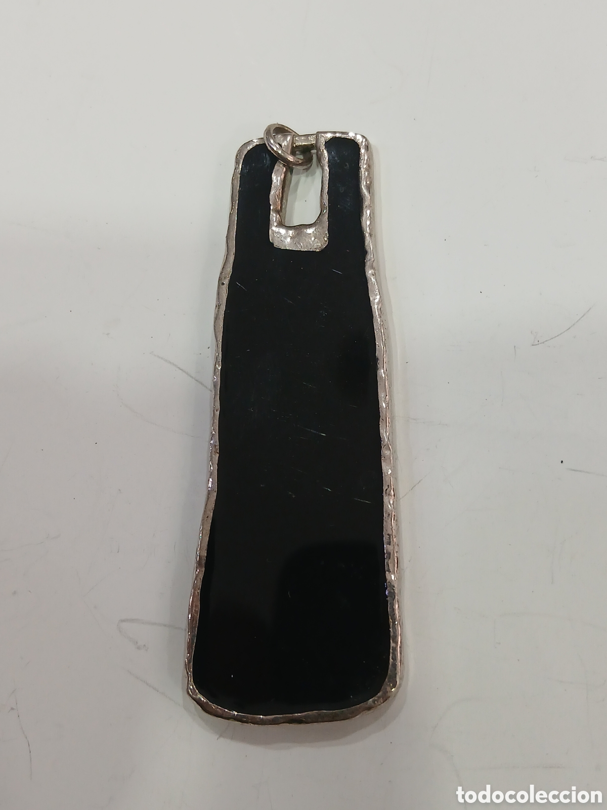 Joyeria: Colgante negro y plateado. (L57)